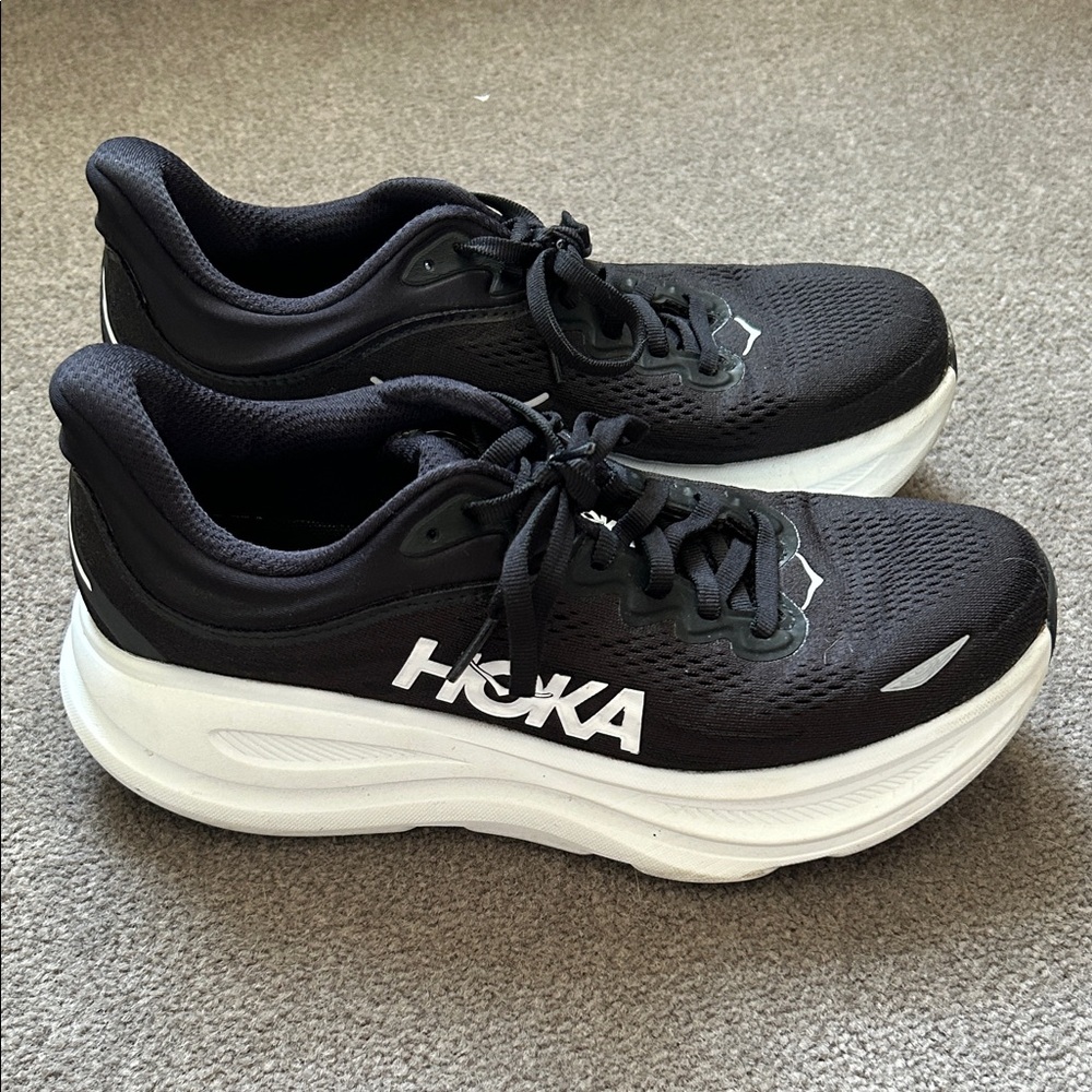 Hoka Black and White Bondi 9